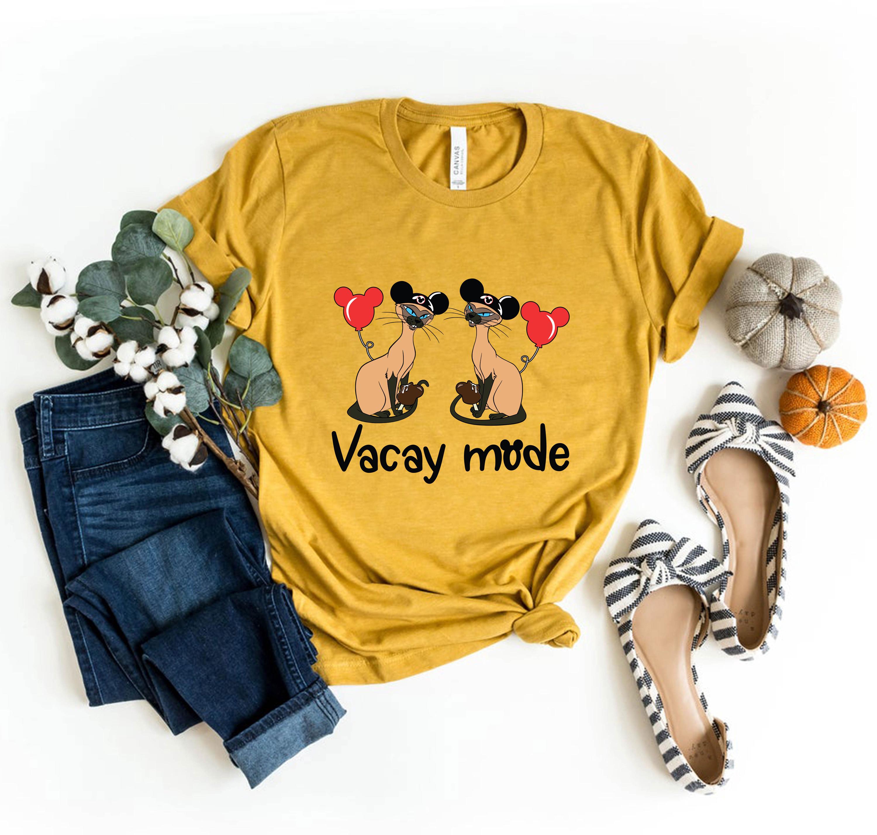 Si and Am Vacay Mode Shirt, Lady and the Tramp Cats Shirt, Disney Characters Tee, Disneyland Shirt, Si and Am Disney Shirt, Cats Lovers Gift