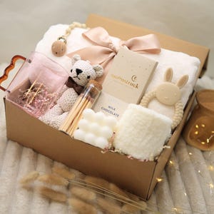 New Mom Care Package, Pregnancy Gift, Coworker Baby Gift, Parents to be Gift, First Time Moms Gift, Mom Self Care Gift, Postpartum Gift Box