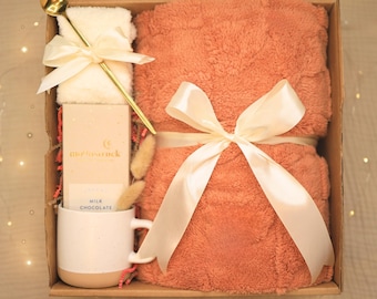 Cheers & Charms Gift Box