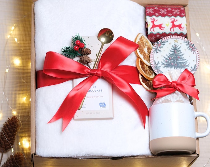 Cozy Christmas Gift Box – Holiday Care Package with Blanket, Mugs and Chocolate | Ships Free in 1 Day
