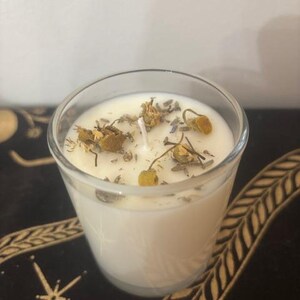 Chamomile & Lavender Candle, Soy Wax Candle, Sandalwood Essential Oils Candle, 7 Oz Candle Dried Lavender and Chamomile on Top