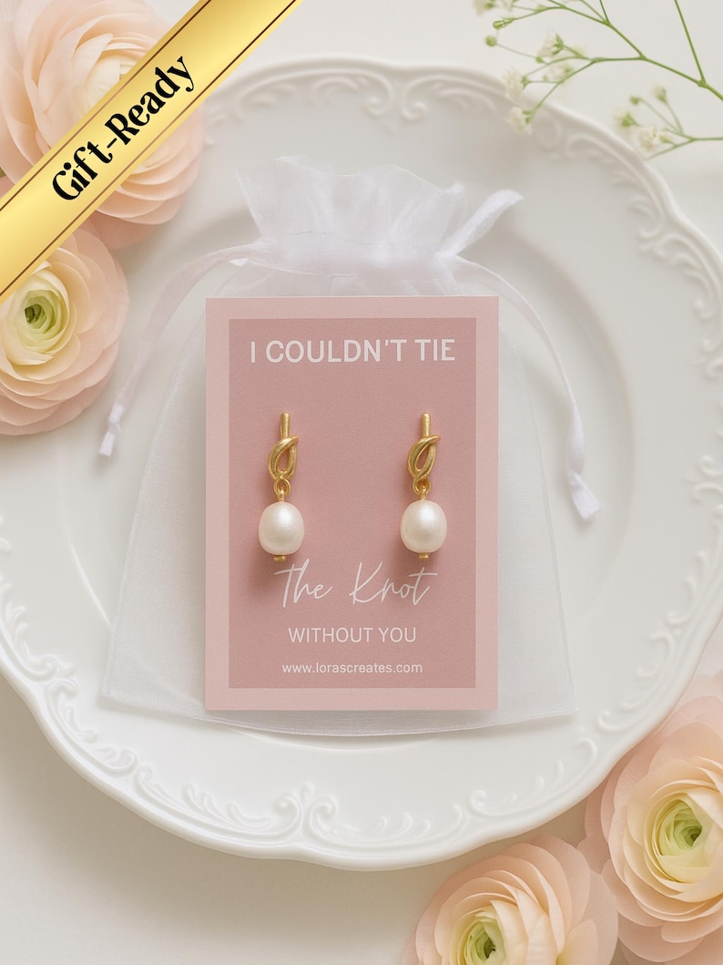 Pearl Knot Bridesmaid Earrings: Tie The Knot Wedding Jewelry, Dainty Bridal Accessory afbeelding 8