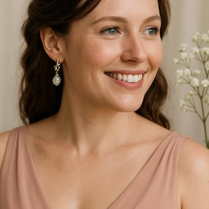 Pearl Knot Bridesmaid Earrings: Tie The Knot Wedding Jewelry, Dainty Bridal Accessory afbeelding 3