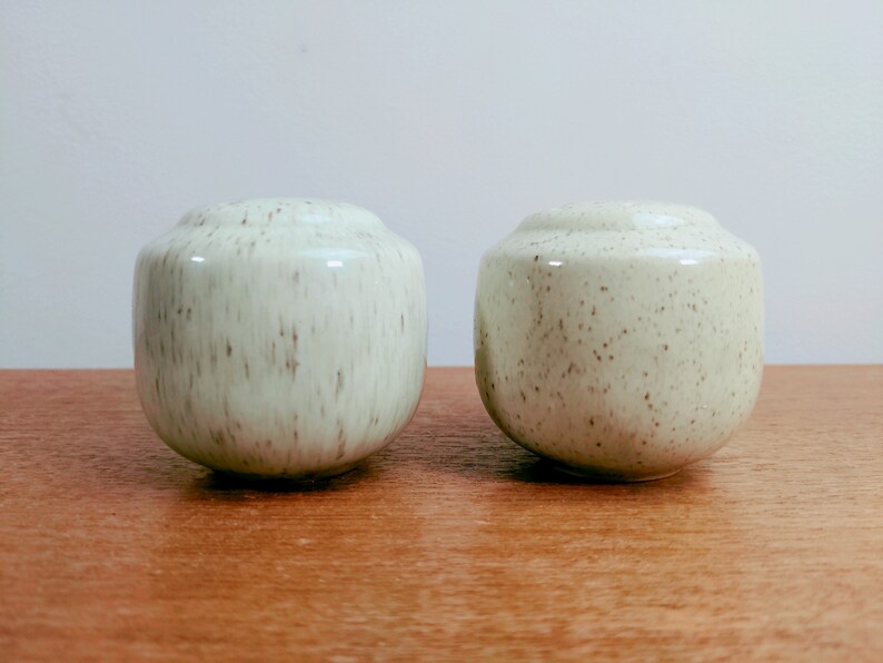Vintage Salt and Pepper Shakers Light Yellow Green Brown Speckles 5 Hole 7 Hole Bauer image 3