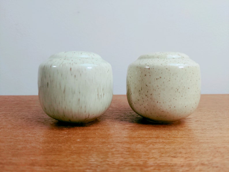 Vintage Salt and Pepper Shakers Light Yellow Green Brown Speckles 5 Hole 7 Hole Bauer image 2