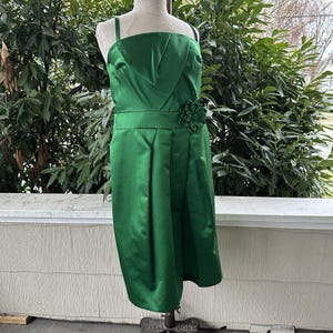 green emerald velvet dress Escada 38 (US 6 8) Lace Dress  The Avenue Consignment Shoppe