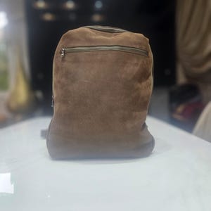 Sac à dos fait main en cuir suédé marron | Sac à dos unisexe de style vintage | Sac de voyage et de tous les jours en cuir souple