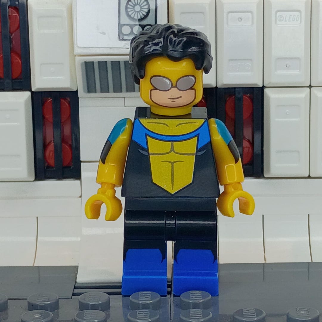 Invincible Marvel Universe Lego Compatible Minifigure (custom Printed