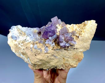 Lila Kubischer Fluorit auf Matrix, Fluorit Pakistan - 1082 Gramm