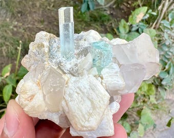 アクアマリン＆ショール標本：パキスタン・スカルドゥ産クリスタル