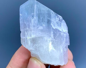 Naturlig rosa kunzitkristall från Afghanistan - 48 gram