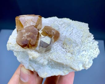Topas Kristalle mit Quarz auf Albit, Natürliches Topas Specimen aus Pakistan - 240 gramm