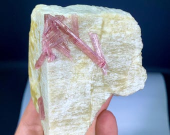 Pinker Turmalin Kristalle auf Feldspat aus Afghanistan - 240 gramm