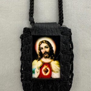 Sacred Heart of Jesus Black Scapular Necklace Sagrado Corazon de Jesus Escapulario Collar Religious Christian Catholic Unisex Gift