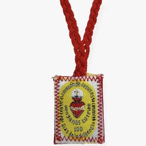 Detente el Corazon de Jesus Sagrado Corazon Sacred Heart of Jesus Red Roped Braided Necklace Scapular Escapulario Unisex Catholic Gift