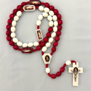 Divine Mercy Jesus Red & White Wooden Rosary Necklace Rosario de Madera del Divina Misericordia de Jesus Christian Catholic Unisex Gift