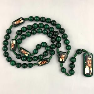 Jesus Malverde Grün Rosenkranz aus Holz Halskette Rosario de Madera de Jesus Malverde Unisex Geschenk Schutzpatron Mexikanische Folklore