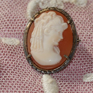 Vintage 800 Silver Cameo Brooch/Pendant