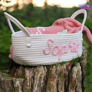 Personalisierter Baby Geschenkkorb - Aufbewahrungskorb aus Seil-Baumwolle für Neugeborene - Babypartygeschenk, Spielzeugaufbewahrung, benutzerdefinierter Babynamenkorb