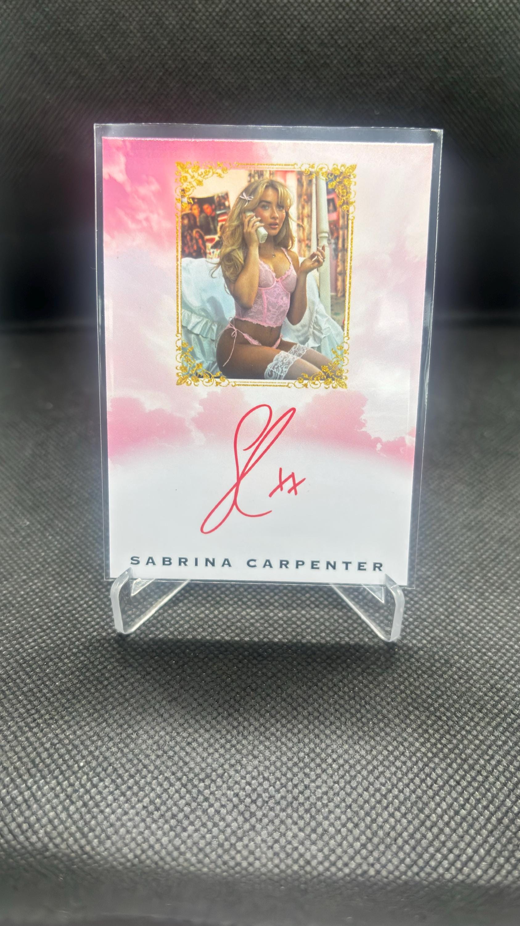 ラスト1点！ Sabrina Carpenter 直筆サイン ラミネートのセット ラスト1点！ Sabrina Carpenter 直筆サイン ラミネートのセット