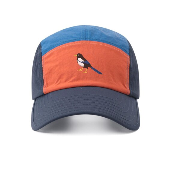Magpie Print Color Block Cap – Colorful 5-panel Bird Hat  display picture 1