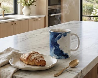Taza de café de mármol azul: elegante vajilla de cerámica con acuarela