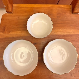Lenox Floral Rose Bud Embossed 24K Gold Scalloped Trim Bowl, Lenox Gold Rim Bowl
