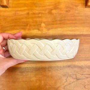Lenox Lattice Server 24K Gold Scalloped Trim Bowl