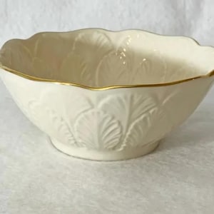 Lenox Lattice Server 24K Gold Scalloped Trim Bowl