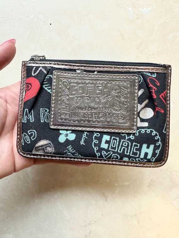 Portafoglio portamonete Coach Poppy Graffiti Monogram: portachiavi