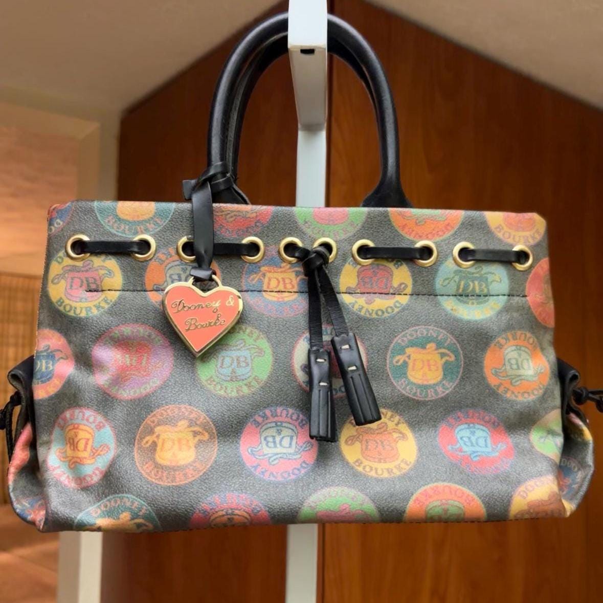 ドゥーニーアンドバーク メッセンジャーバッグ USA製 ヴィンテージ バイカラー Yahoo!オークション -「dooney bourke」(メンズバッグ) の落札