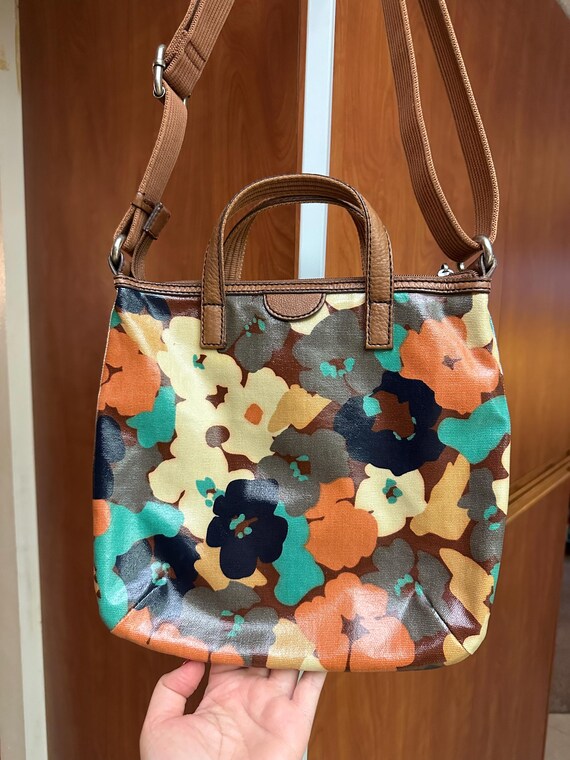 Vintage Floral Fossil Crossbody Bag: Leather & Ca… - image 6
