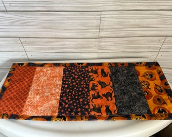 Halloween Toilet Tank Quilted Topper, 6.2 in x15.5 in, Reversible, Clothworks fabric