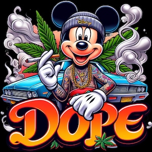 Puede incluir: Una ilustración de dibujos animados de Mickey Mouse con un gorro que dice "Disney", una cadena de oro y tatuajes. Está sosteniendo un cigarrillo encendido y sentado en un coche azul. La palabra "Dope" está escrita en letras grandes y coloridas debajo del coche.