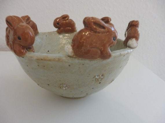 Getöpfertes handgeformtes Gefäß Keramik Hasen Schale Bowl Ton Steingut
