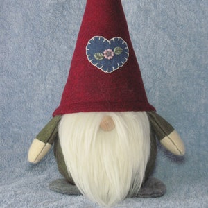 Gnome pattern:  &quot;Folksy Gnome&quot; - #620