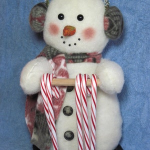 Snowman pattern:  &quot;Snowman Candy Cane Holder&quot; - #640
