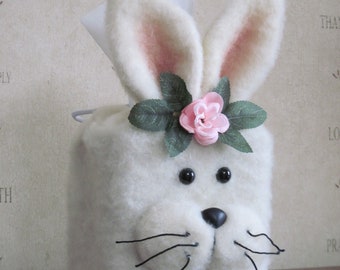 Rabbit pattern:  "Bunny Tissue Box Cover" - #486