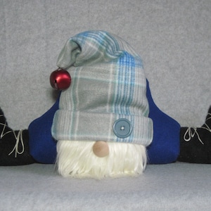 Gnome pattern:  &quot;Bottoms Up Gnome&quot; - #497
