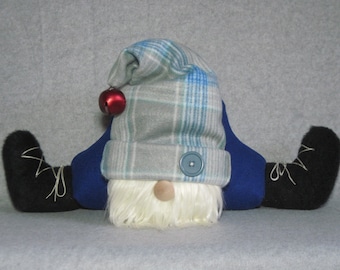 Gnome pattern:  "Bottoms Up Gnome" - #497