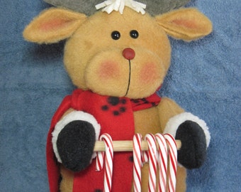 Reindeer pattern:  "Reindeer Candy Cane Holder" - #642