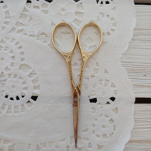 Justine Gold - Vintage Embroidery Scissor