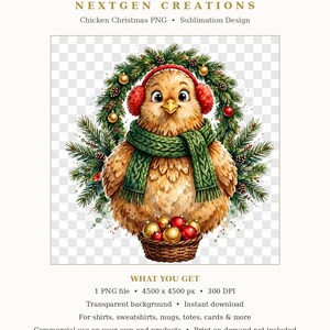 K&ouml;nnte beinhalten: Eine digitale Illustration eines hellbraunen Huhns mit roten Ohrensch&uuml;tzern und einem gr&uuml;nen Strickschal vor einem Tannenkranz mit Weihnachtskugeln. Das Huhn h&auml;lt einen braunen Weidenkorb, der mit roten und goldenen Weihnachtskugeln gef&uuml;llt ist.