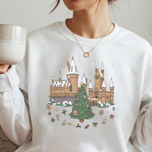 Trollkarlsskolans jultröja – Fantasy Magic Holiday Sweater, Tröja för häxskolan