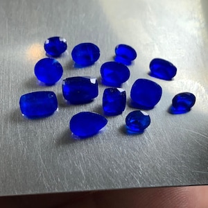 4,10 kt Hauyne-edelsteen: diepblauw, Afghanistan-facetgraad