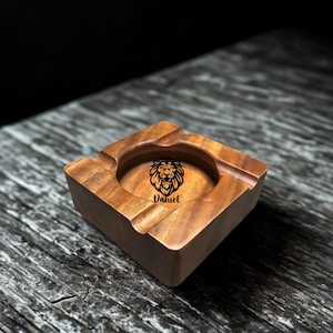 Personalized Engraved Wooden Ash Tray, Walnut Wood Cigar Ashtray for Men,  Rustic Smoke Gift for Dads, Custom Cigar Lover Bar Decor Trays