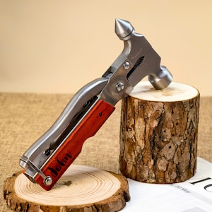 Marteau multifonctionnel personnalisé pour homme, Idée cadeau garçon d&#39;honneur pour une utilisation extérieure et des réparations à domicile, Outil personnalisé en acier inoxydable avec manche en bois