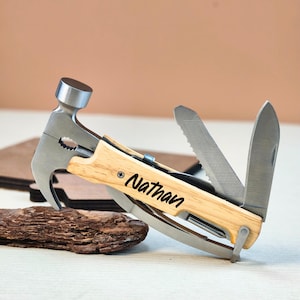 Herramienta multiusos personalizada grabada para hombre, martillo con nombre personalizable, herramienta de bolsillo funcional para papá, esposo o él, para uso en exteriores.