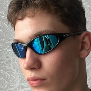 Vintage Oakley Minute 1.0 Polarized Sunglasses Blue / Black - 90s