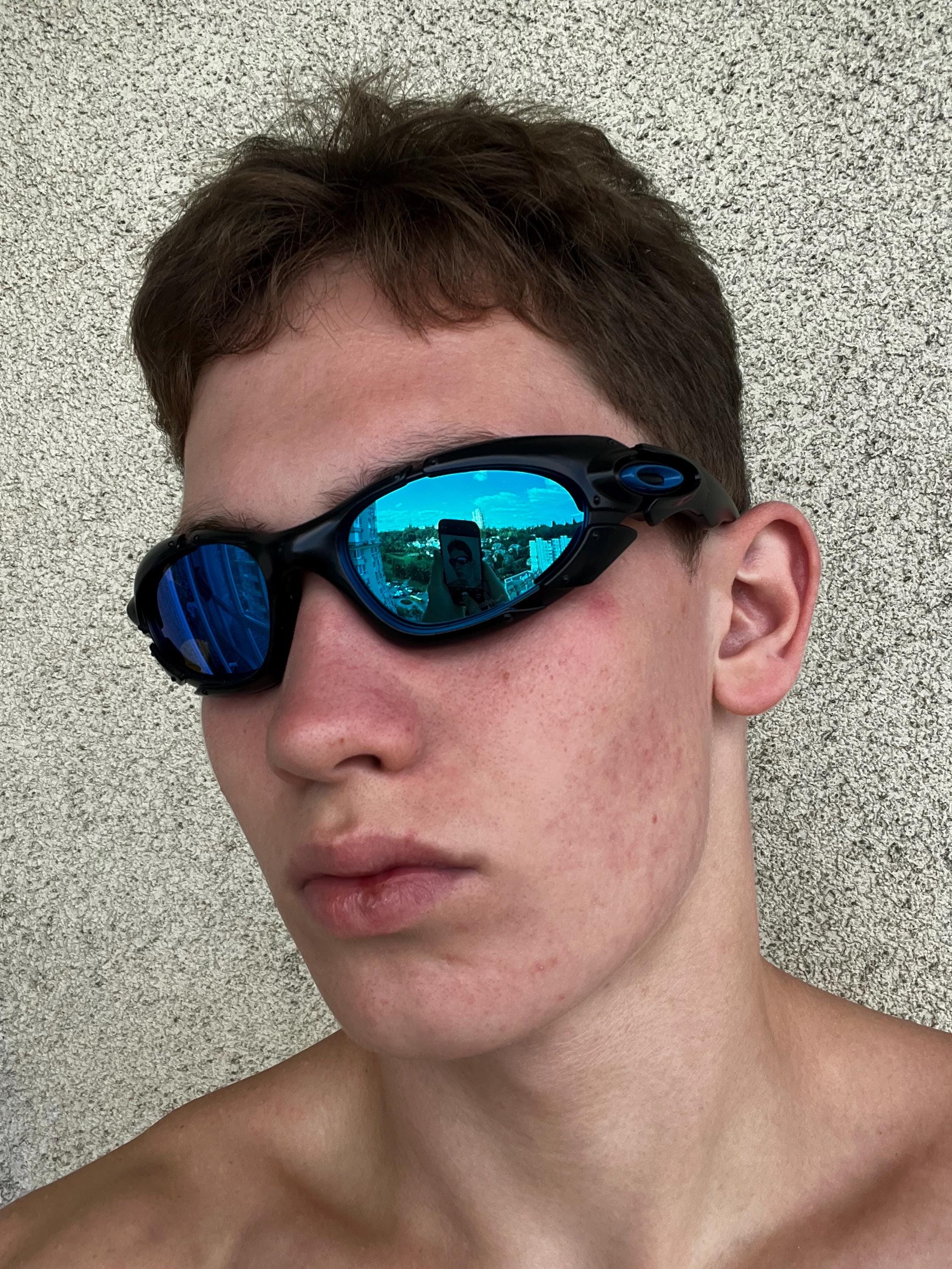 Oakley Plate 90s Vintage Sunglasses - Polarized Blue Lenses